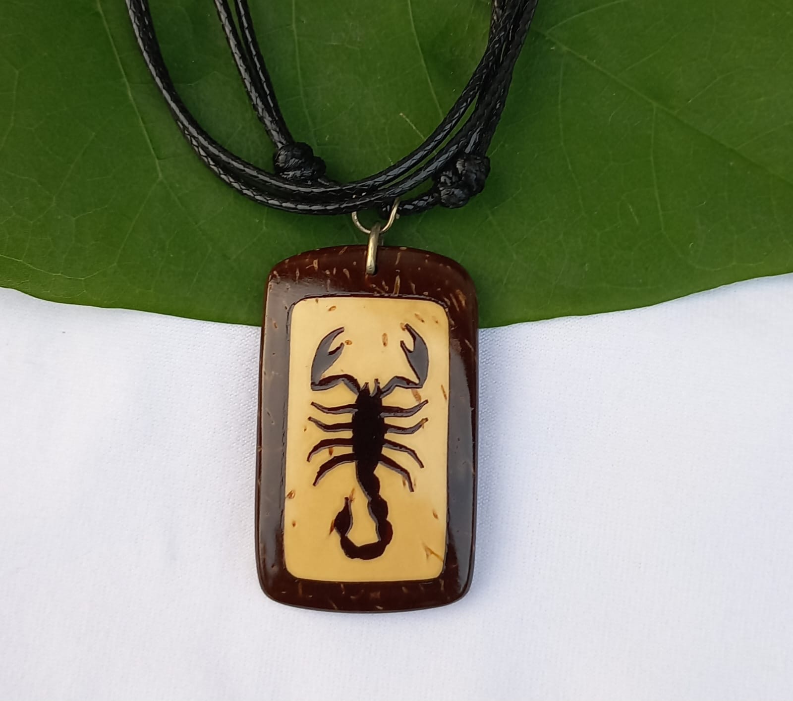 Collar alacrán
